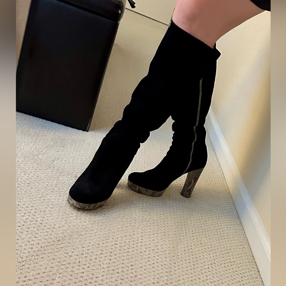 Michael Kors Lesly Black Suede Leather
Knee High Boots Heel sz 7 - Picture 10 of 11